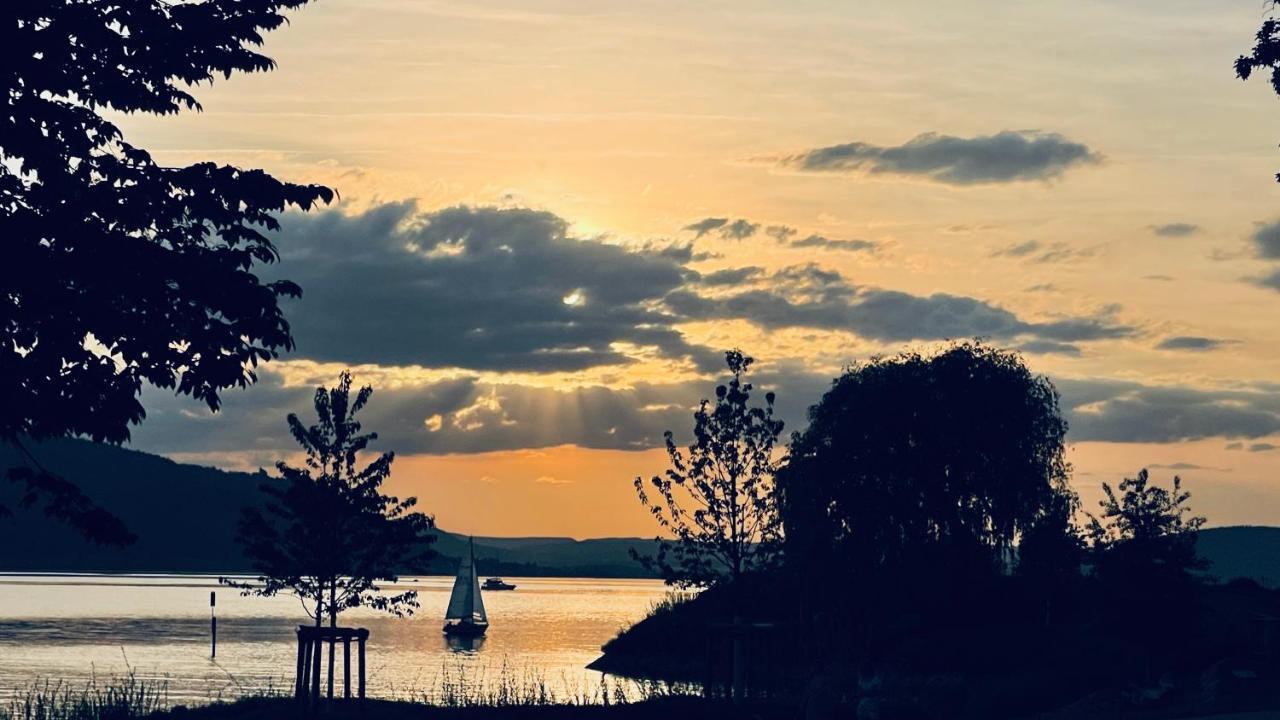 Rosmarin - Kuschelige Fewo - Romantik & Entspannung Im Whirlpool Auf Privater Terrasse, Ruhe & Hund Willkommen - By Ferienwohnenamsee - Uberlingen Bagian luar foto