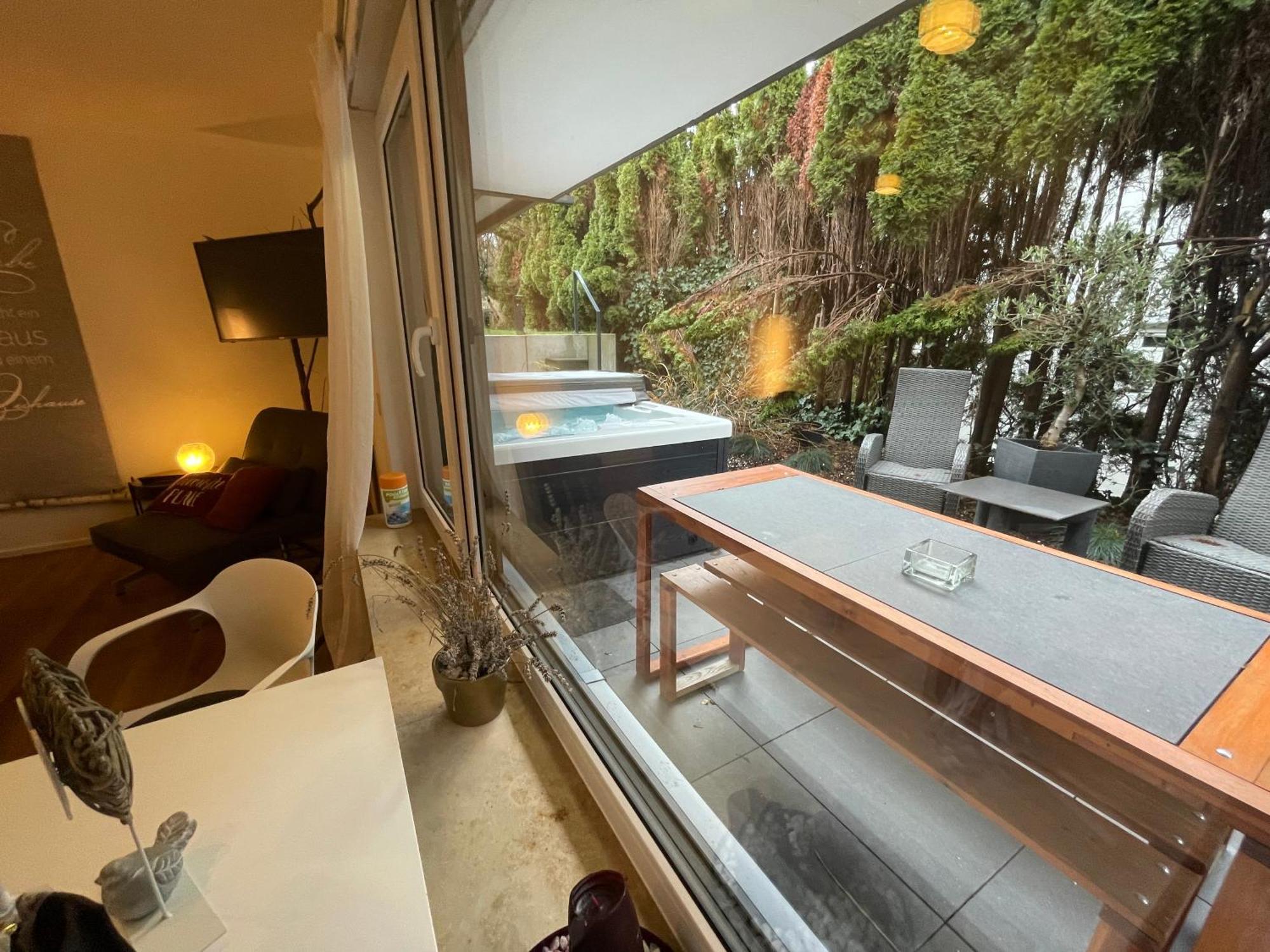 Rosmarin - Kuschelige Fewo - Romantik & Entspannung Im Whirlpool Auf Privater Terrasse, Ruhe & Hund Willkommen - By Ferienwohnenamsee - Uberlingen Bagian luar foto