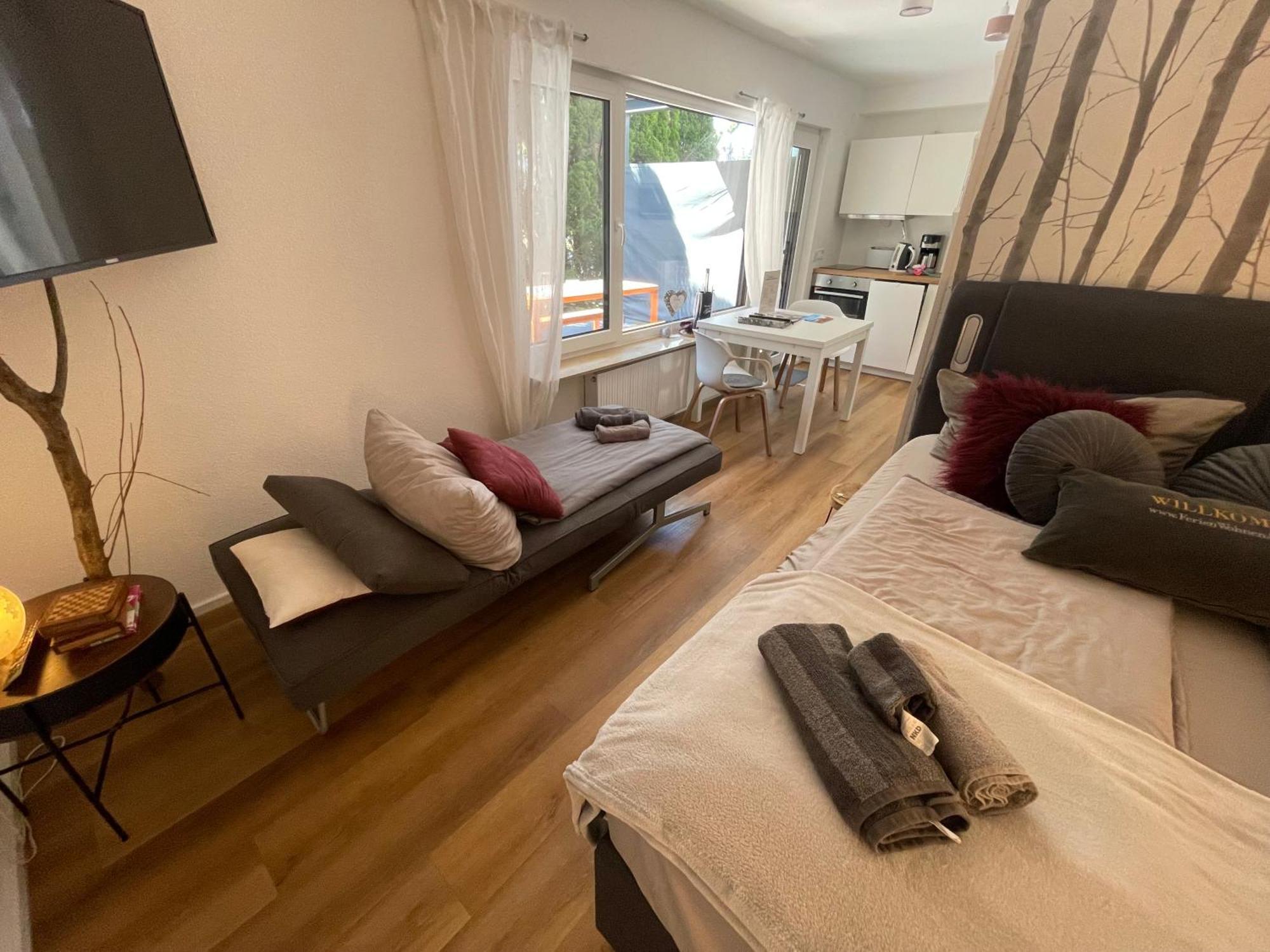 Rosmarin - Kuschelige Fewo - Romantik & Entspannung Im Whirlpool Auf Privater Terrasse, Ruhe & Hund Willkommen - By Ferienwohnenamsee - Uberlingen Bagian luar foto