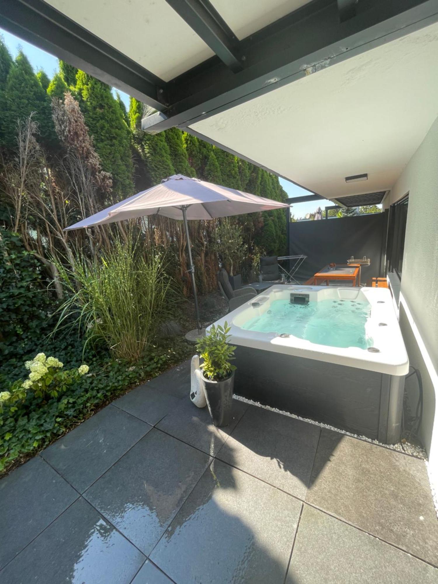 Rosmarin - Kuschelige Fewo - Romantik & Entspannung Im Whirlpool Auf Privater Terrasse, Ruhe & Hund Willkommen - By Ferienwohnenamsee - Uberlingen Bagian luar foto
